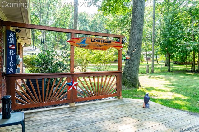 17751 Mayfield Street, Livonia, MI 48152