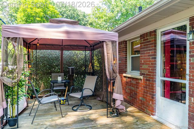 17751 Mayfield Street, Livonia, MI 48152