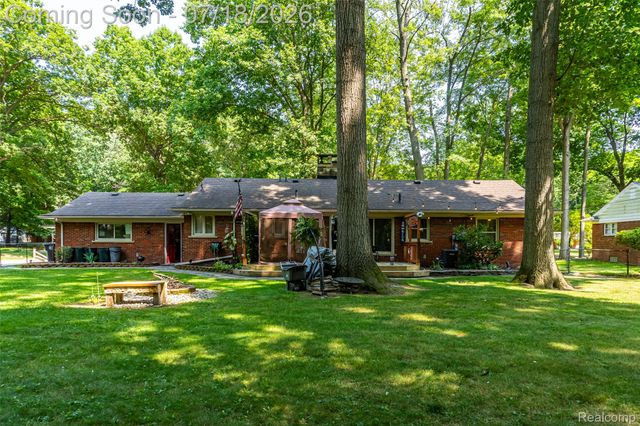 17751 Mayfield Street, Livonia, MI 48152
