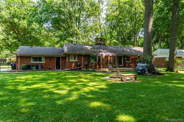 17751 Mayfield Street, Livonia, MI 48152