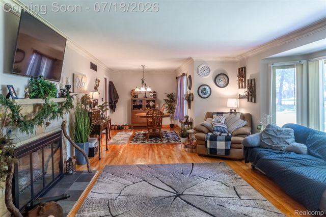 17751 Mayfield Street, Livonia, MI 48152