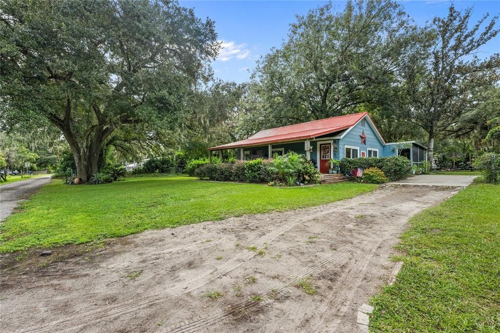 Image 25 of property listing at 3424 SHERERTZ ROAD, Lakeland, FL 33810