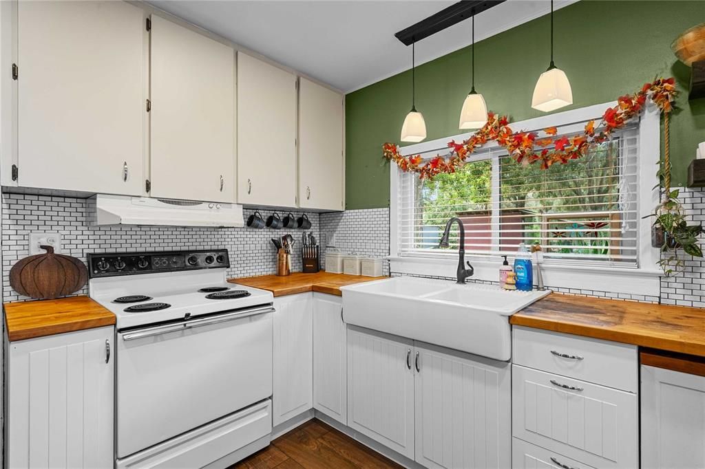 Image 9 of property listing at 3424 SHERERTZ ROAD, Lakeland, FL 33810