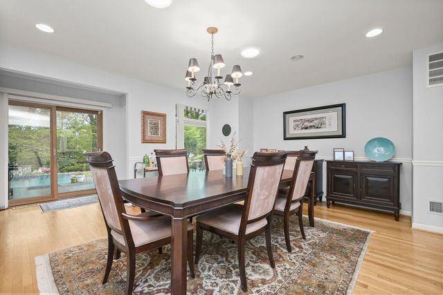 7104 OAK FOREST LN, Bethesda, MD 20817