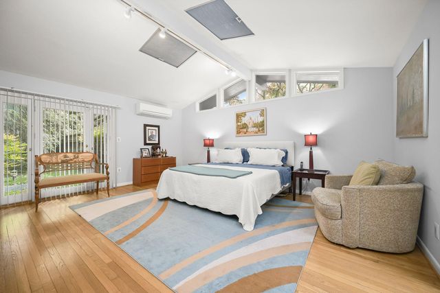 7104 OAK FOREST LN, Bethesda, MD 20817