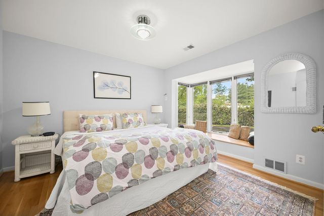 7104 OAK FOREST LN, Bethesda, MD 20817
