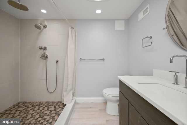 7104 OAK FOREST LN, Bethesda, MD 20817