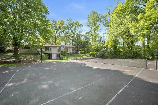 7104 OAK FOREST LN, Bethesda, MD 20817