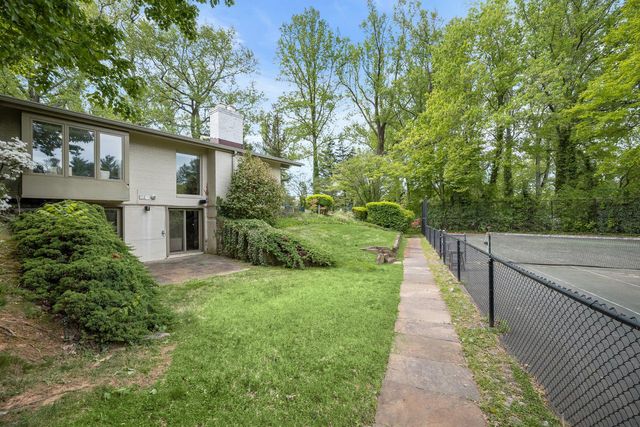 7104 OAK FOREST LN, Bethesda, MD 20817