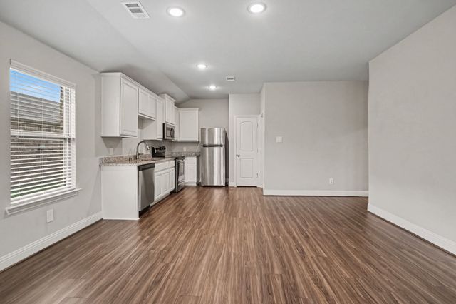 1425 Waverley Drive, Greenville, TX 75402