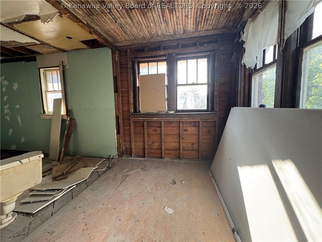 2320 Washington Street E, Charleston, WV 25311