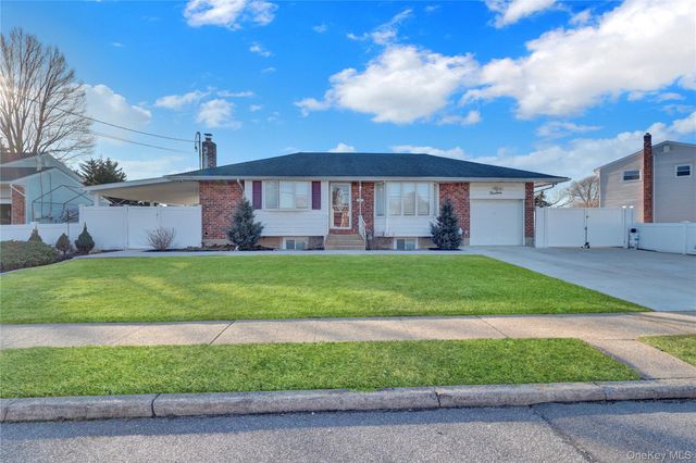 14 Lisa Drive, Deer Park, NY 11729