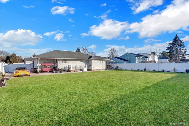 14 Lisa Drive, Deer Park, NY 11729