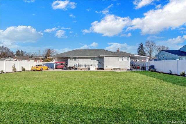 14 Lisa Drive, Deer Park, NY 11729