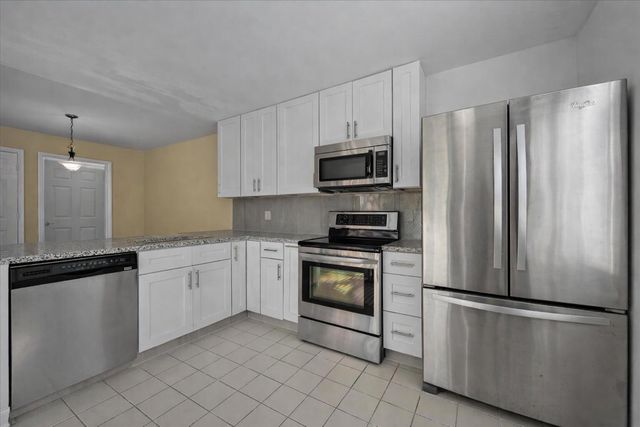 1945 Stratford Way, West Palm Beach, FL 33409