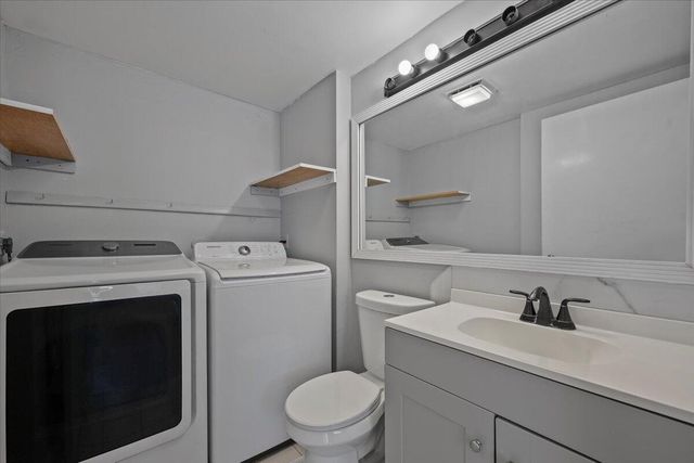 1945 Stratford Way, West Palm Beach, FL 33409