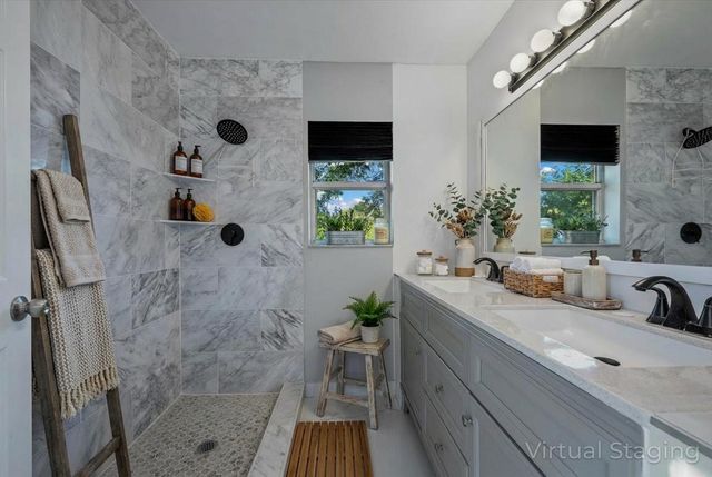 1945 Stratford Way, West Palm Beach, FL 33409