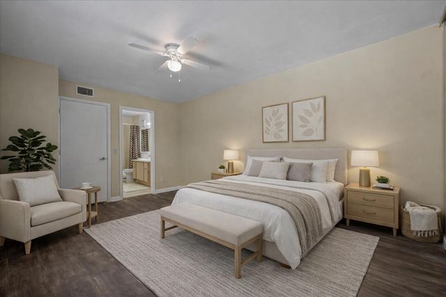 1945 Stratford Way, West Palm Beach, FL 33409