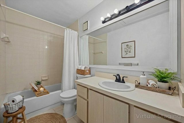 1945 Stratford Way, West Palm Beach, FL 33409