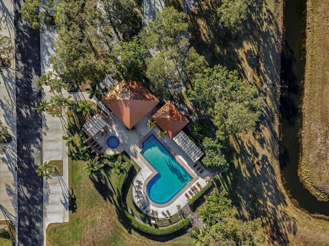 1945 Stratford Way, West Palm Beach, FL 33409