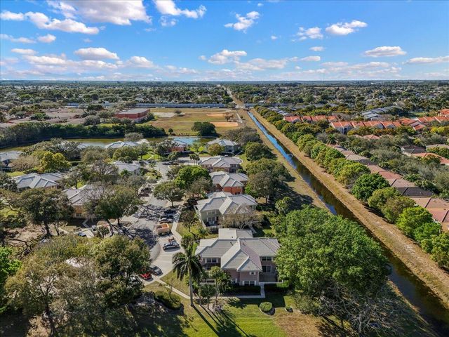 1945 Stratford Way, West Palm Beach, FL 33409