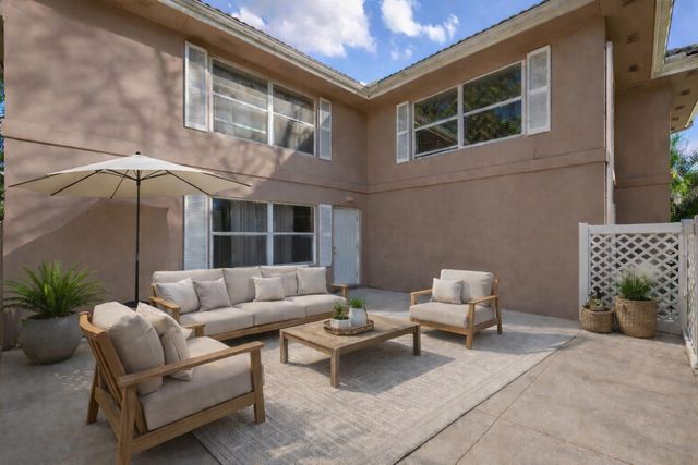 1945 Stratford Way, West Palm Beach, FL 33409