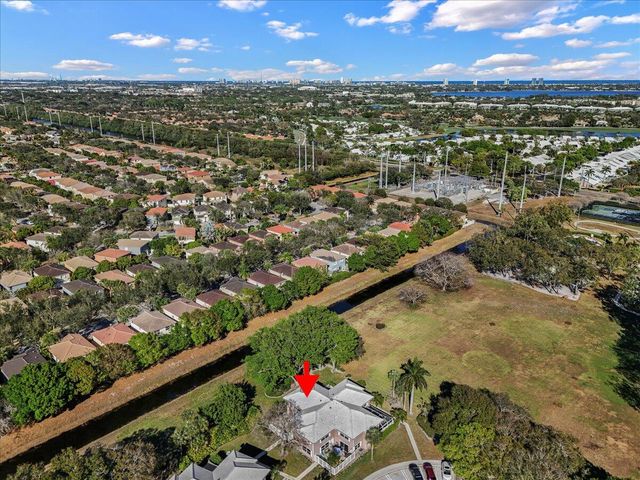 1945 Stratford Way, West Palm Beach, FL 33409