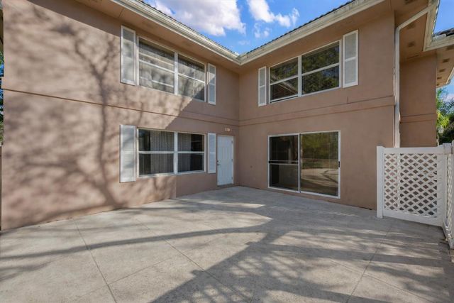 1945 Stratford Way, West Palm Beach, FL 33409
