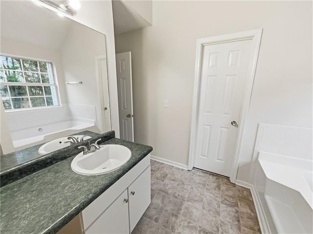 836 Tara Bend, Hampton, GA 30228