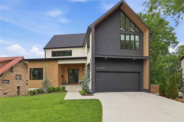 5330 Oak Street, Kansas City, MO 64112