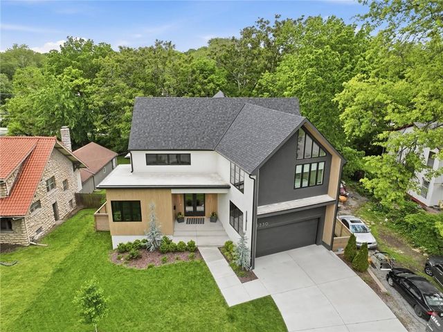 5330 Oak Street, Kansas City, MO 64112