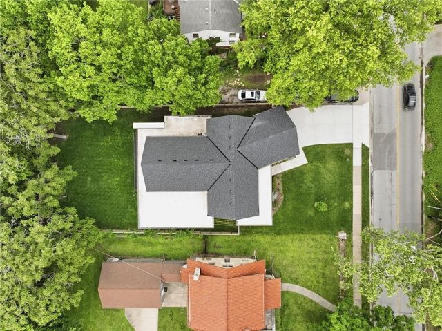 5330 Oak Street, Kansas City, MO 64112