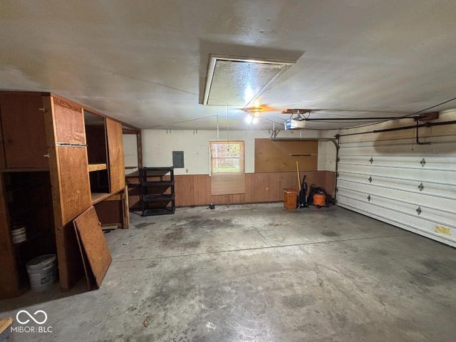 7301 N Walnut Street, Muncie, IN 47303