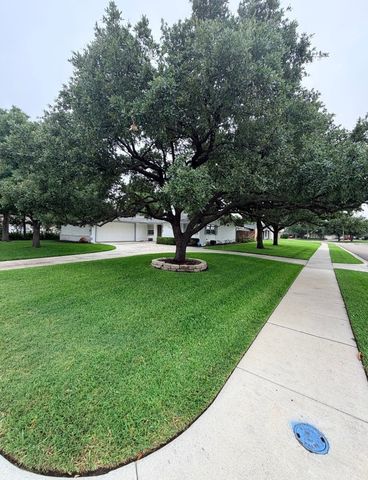 12050 High Meadow Court, Dallas, TX 75234