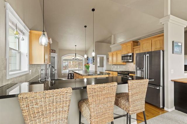 7009 N Lynden Ln, Otis Orchards, WA 99027