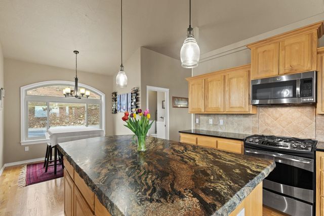 7009 N Lynden Ln, Otis Orchards, WA 99027