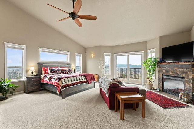 7009 N Lynden Ln, Otis Orchards, WA 99027