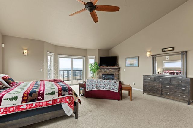 7009 N Lynden Ln, Otis Orchards, WA 99027