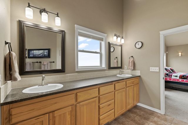 7009 N Lynden Ln, Otis Orchards, WA 99027