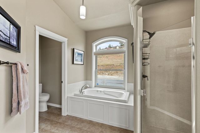 7009 N Lynden Ln, Otis Orchards, WA 99027