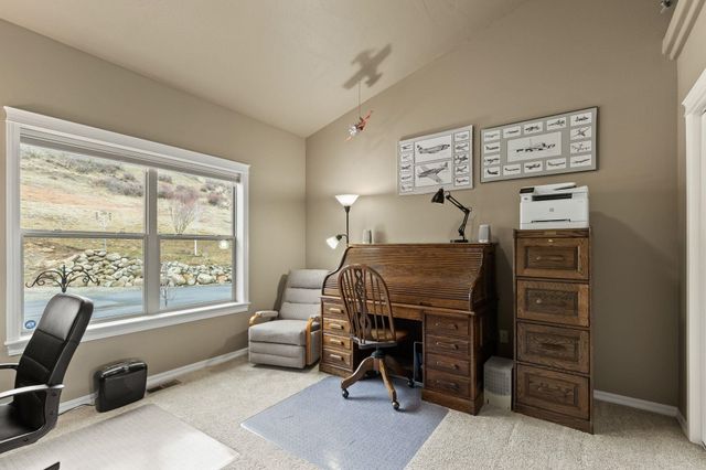 7009 N Lynden Ln, Otis Orchards, WA 99027