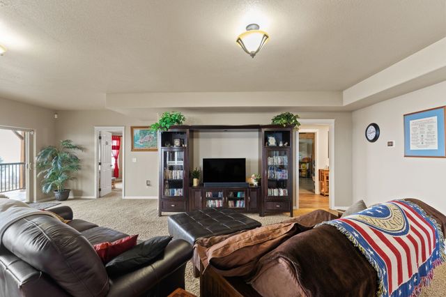 7009 N Lynden Ln, Otis Orchards, WA 99027