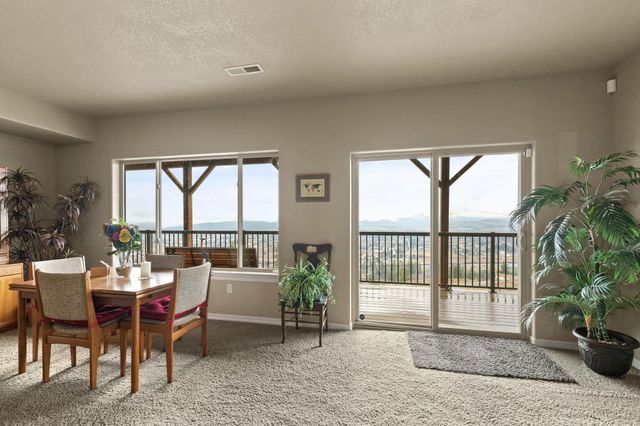 7009 N Lynden Ln, Otis Orchards, WA 99027