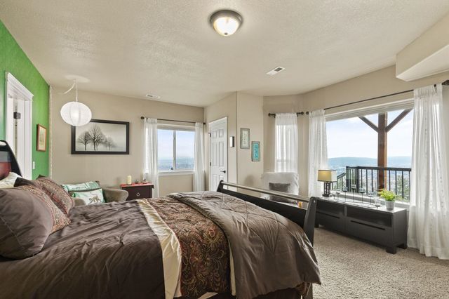 7009 N Lynden Ln, Otis Orchards, WA 99027