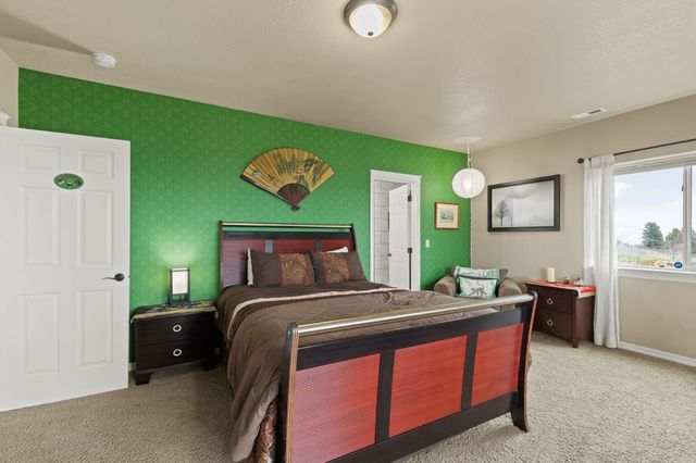 7009 N Lynden Ln, Otis Orchards, WA 99027