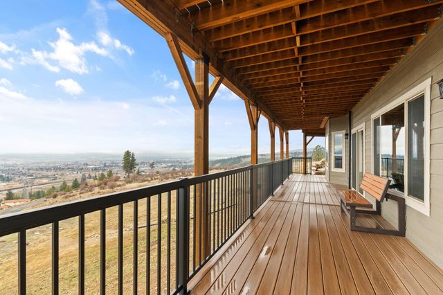 7009 N Lynden Ln, Otis Orchards, WA 99027