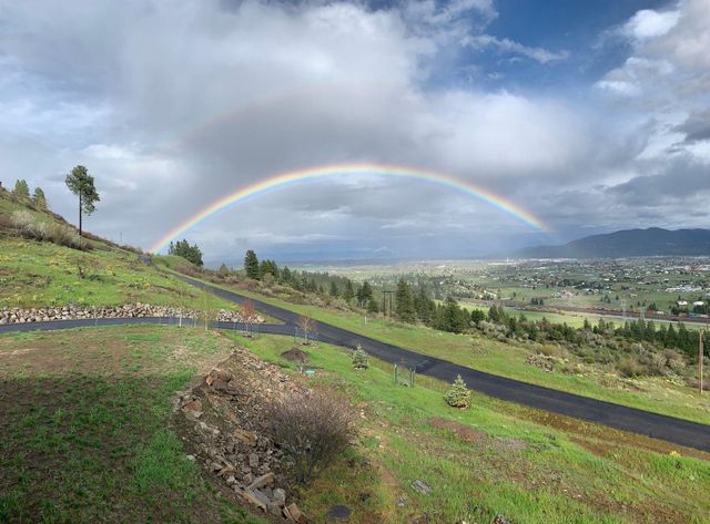 7009 N Lynden Ln, Otis Orchards, WA 99027