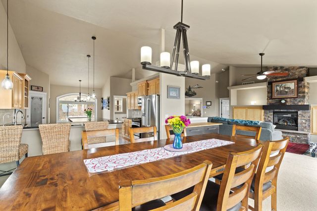 7009 N Lynden Ln, Otis Orchards, WA 99027