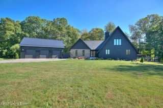 3911 Hambletonian Rd, La Grange, KY 40031