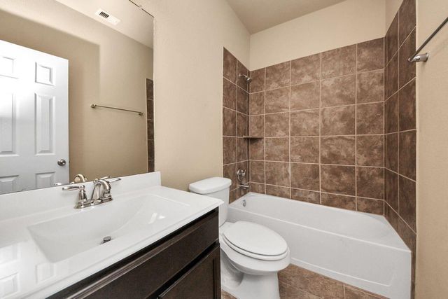 3003 Emily Vista Lane, Fresno, TX 77545